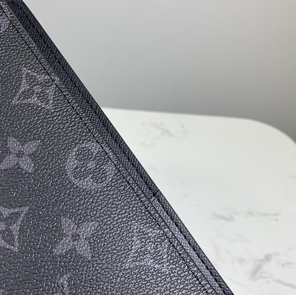 国内発送 ルイヴィトン 財布 偽物 モノグラムエクリプス 二つ折り長財布 LV20217