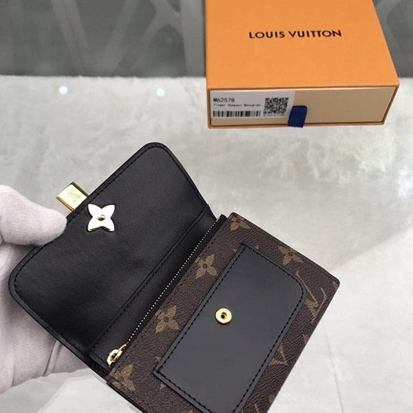 ルイヴィトン 財布 コピー 日本完売 ポルトフォイユ フラワー コンパクト 黒 M62578