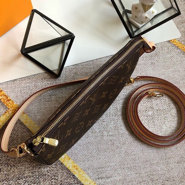【奇跡の再入荷！即発送】ルイヴィトン ショルダーバッグ 偽物 モノグラム ポシェット アクセソワール バッグ M40712
