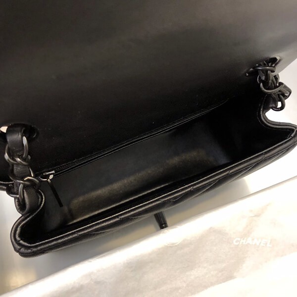 大人気！ シャネル 偽物 ミニ フラップ バッグ チェーンバッグ shb24961