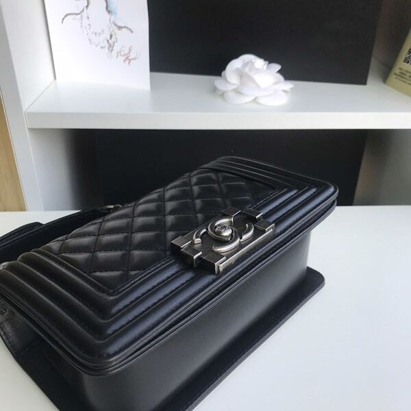 【奇跡の再入荷！即発送】シャネル ボーイ シャネル ショルダーバッグ スーパーコピー sha43272