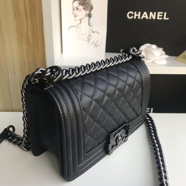 《大人気》シャネル キャビアスキン ボーイ シャネル ショルダーバッグ コピー shp35100