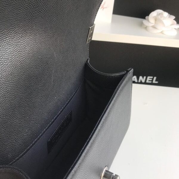 《大人気》シャネル キャビアスキン ボーイ シャネル ショルダーバッグ コピー shp35100