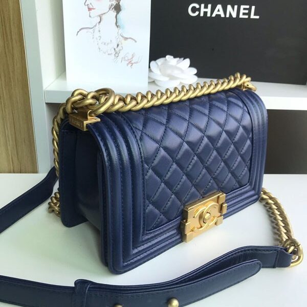 【奇跡の再入荷！即発送】シャネル 偽物マトラッセ ボーイ シャネル ショルダーバッグ shw35268
