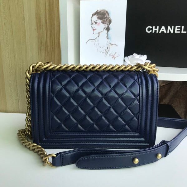 【奇跡の再入荷！即発送】シャネル 偽物マトラッセ ボーイ シャネル ショルダーバッグ shw35268