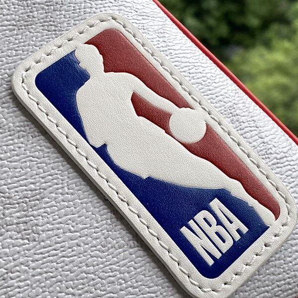[送料無料]ルイヴィトン x NBA コラボ NIL メッセンジャー コピー ショルダーバッグ★ホワイトモノグラム M85141