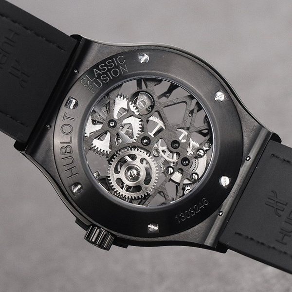 日本未入荷 ウブロ コピー クラシックフュージョン トゥールビヨンチタニウム huj23453