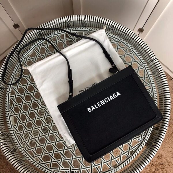 欲しい♡超限定♪バレンシアガ ネイビー ポシェット M 偽物 ショルダーバッグ クラッチ 339937AQ37N1000