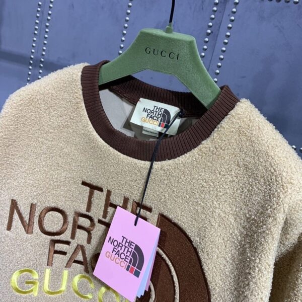 希少色 グッチ x ノースフェイス コピー★ロゴフェイクファースエット プルオーバー Noa83633