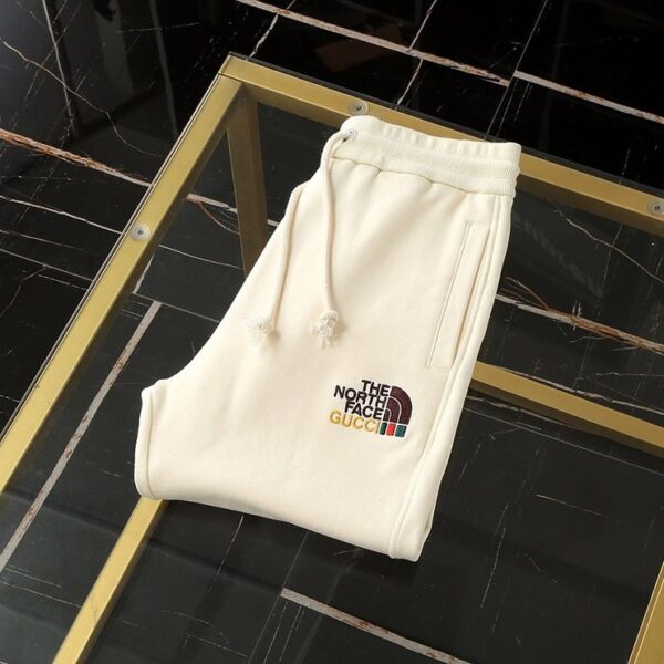 日本未入荷 グッチ×ノースフェイス*グッチウェブジョギングパンツコピー Noh04472