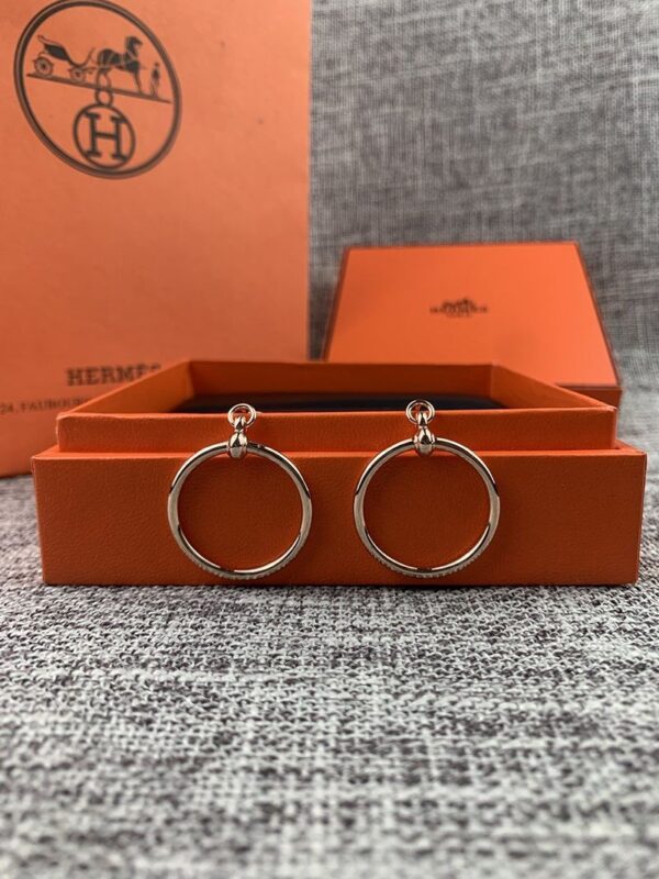 エルメス ループ ピアス 偽物 上品に ers84787
