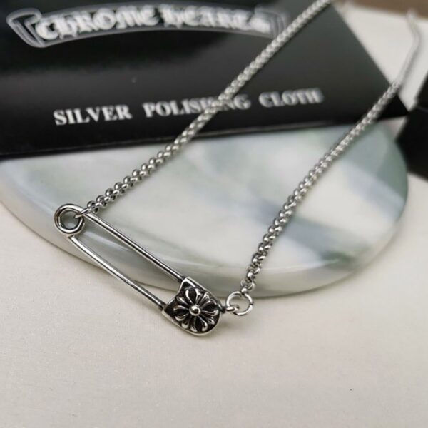 《大人気》クロムハーツ 安全ピン ネックレス コピー CH プラス Safety Pin 41cm Kur96573