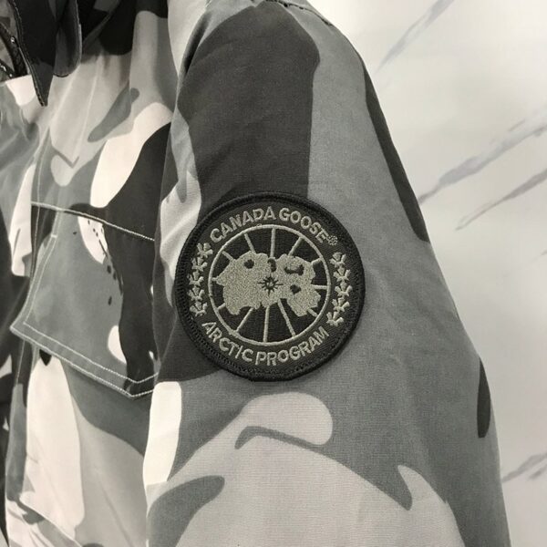 送料込 カナダグース＊Maitland Parka＊メイトランド 偽物＊ブラックレーベル Car99621
