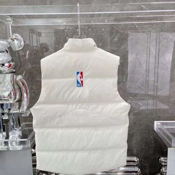 可愛い カナダグース x NBA フリースタイルベスト偽物 Caj88137