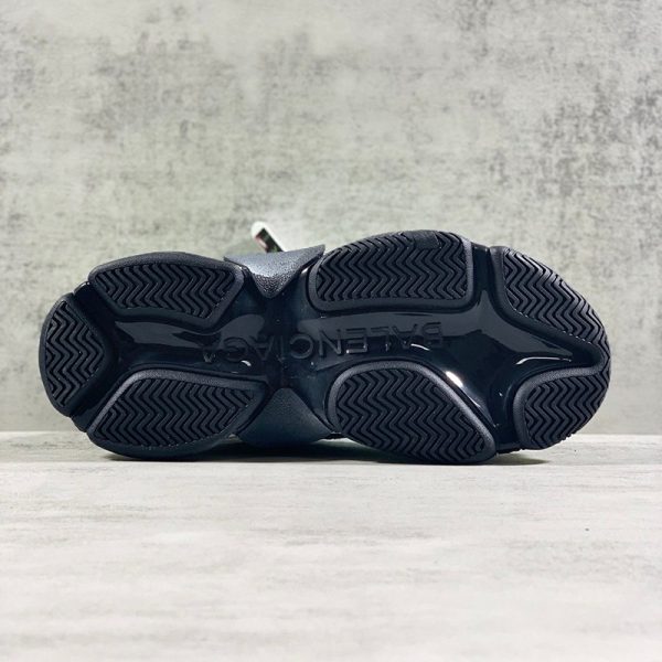 【日本未発売】バレンシアガ Triple Sスニーカー コピー トリプルソール baz13836