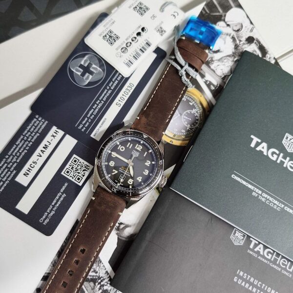 超希少！タグホイヤー オータヴィア 偽物 自動巻ウォッチ 直径 42 mm WBE5114.FC8266