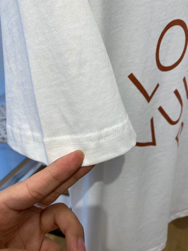 最安値挑戦 ​ルイヴィトン Tシャツ 偽物 ニット メゾンLVクルーネック 1A99ZT