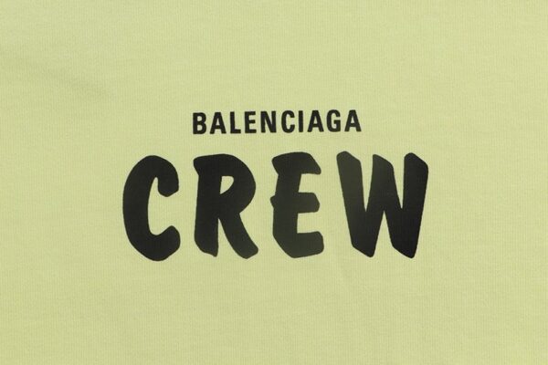 世界中で大人気♪バレンシアガ パーカー 偽物 CREW ミディアムフィットフーディー bad84810