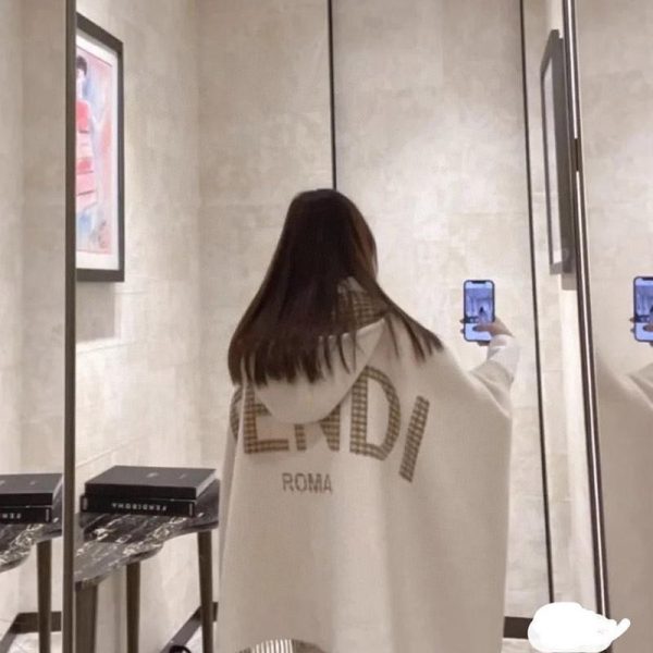 大人気！フェンディ【フェンディ】カール ポンチョ ウール＆カシミア fer38773