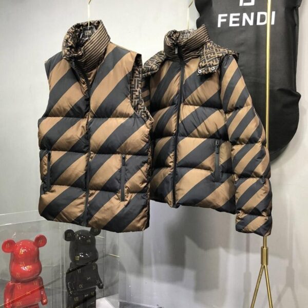 ☆超人気☆フェンディ ダウンベストスーパーコピー ☆両面着用可能☆ feh38445