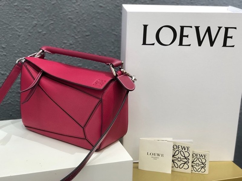 世界中で大人気♪ロエベ パズルバッグ スーパーコピー トリカラー ショルダーバッグ lov78566