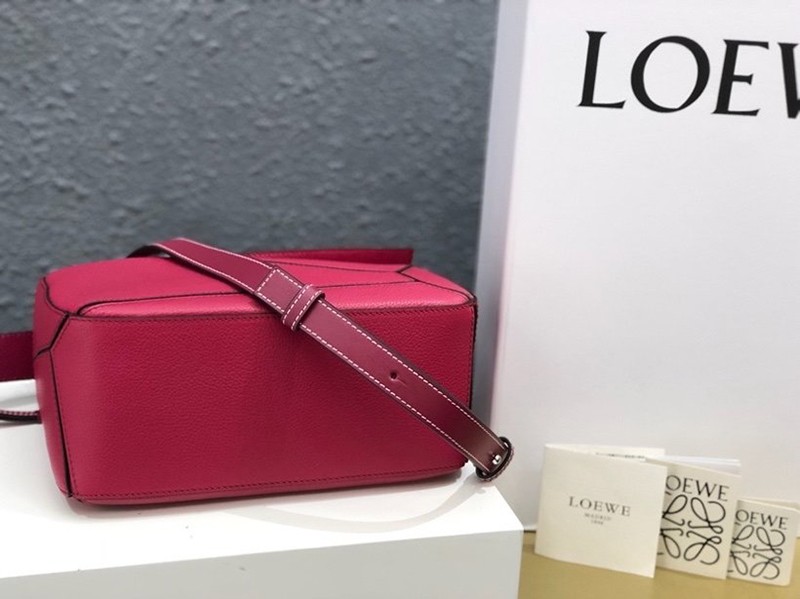 世界中で大人気♪ロエベ パズルバッグ スーパーコピー トリカラー ショルダーバッグ lov78566