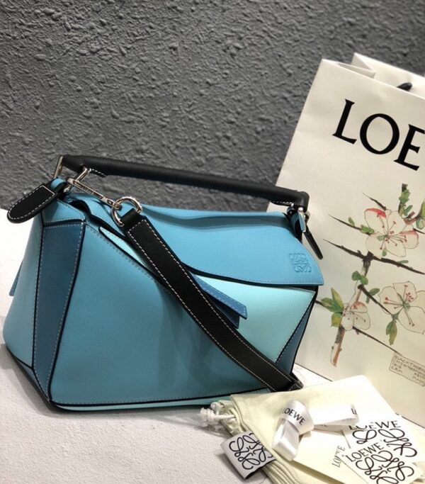 大人気！ロエベ パズルバッグ スーパーコピー トリカラー ショルダーバッグ loj33062