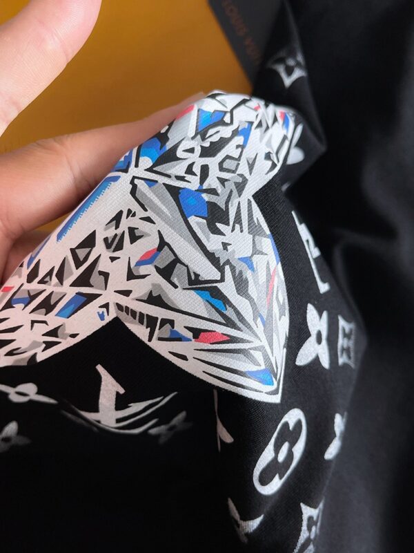 春もの新作ルイヴィトン Tシャツ 偽物 21SS フロウティングLVプリンテッド vux11502