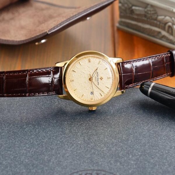 ☆超人気☆パテックフィリップ 偽物 カラトラバ レリーフ腕時計 約40.0mm paj12542