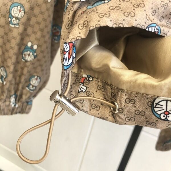 大人気!!新色 DORAEMON x グッチ コラボ★ナイロン GG ジャケット コピー guu79217