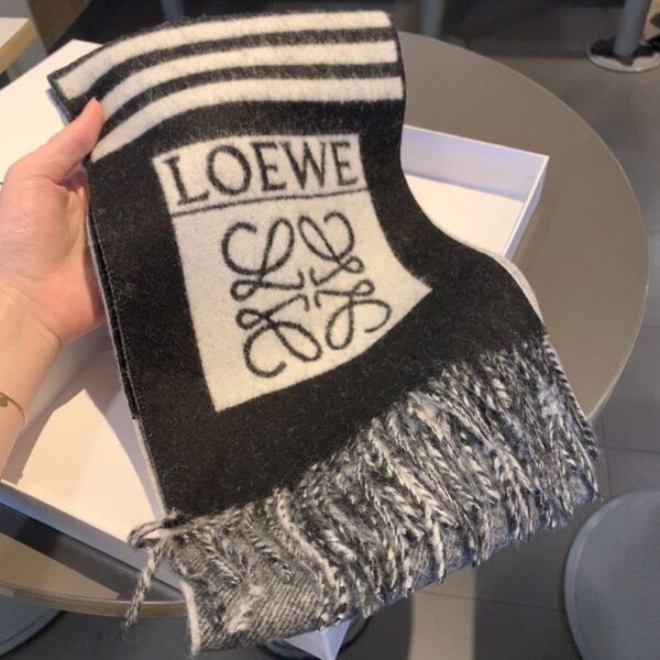 可愛いロエベ 偽物 ロゴストライプ スカーフ (カシミヤ) lov97443