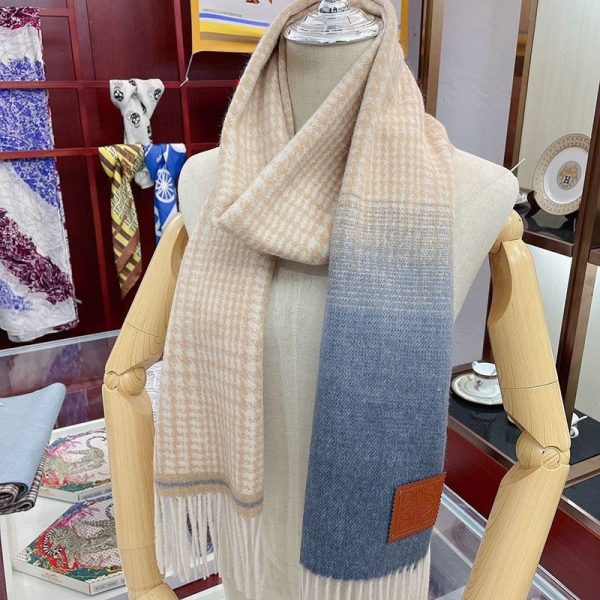 春もの新作ロエベ 勾配 チェック スカーフ スーパーコピー (カシミヤ) lor62732