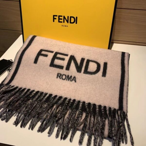 超話題!フェンディ マフラー 偽物 スカーフ ウール インターシャ タッセル fen37688