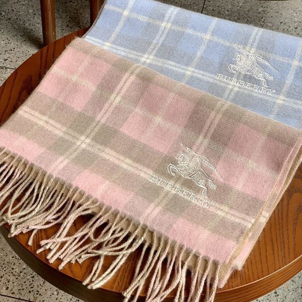 完売必至バーバリー クラシック カシミヤ チェック マフラー 偽物 Bap77862