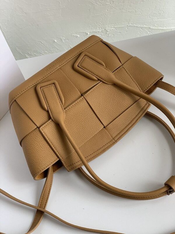 日本未入荷ボッテガヴェネタ コピー ザアルコ トップハンドルミニバッグ bob52947