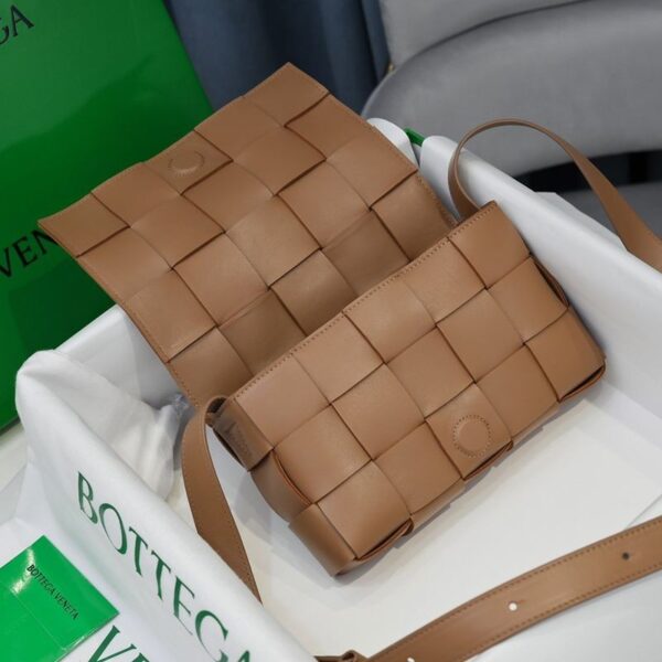 日本未入荷ボッテガヴェネタ カセット 偽物 クロスボディバッグ boc63388