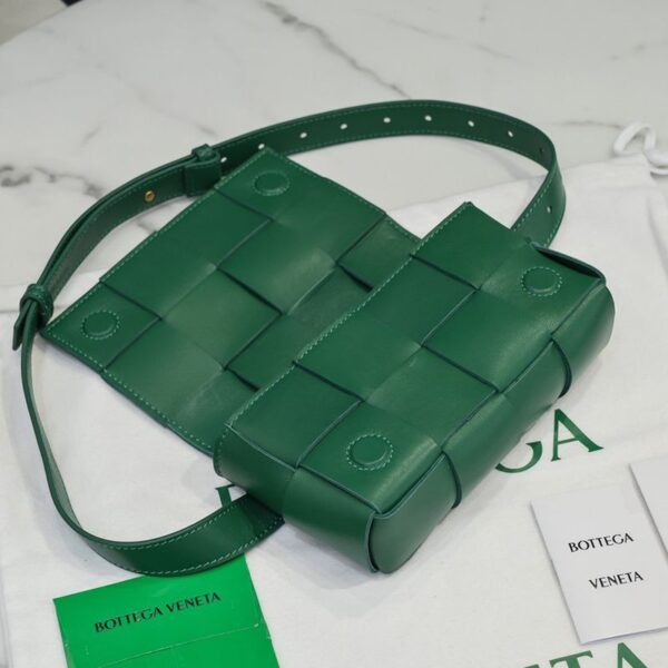 超希少！ボッテガヴェネタ 偽物 カセット クロスボディバッグ box03761