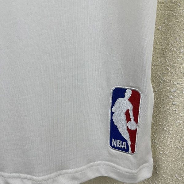 世界中で大人気♪ルイヴィトン x NBA☆プリントTシャツ vut42330