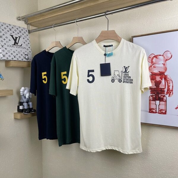 世界中で大人気♪ルイヴィトン☆プリントTシャツコピー vux69768