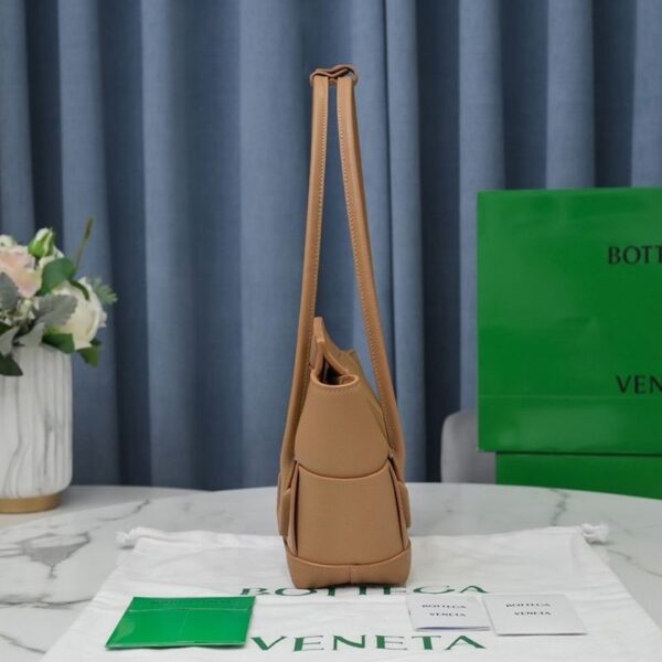 超希少！ボッテガヴェネタ ザアルコ 偽物 トップハンドルミニバッグ box86125