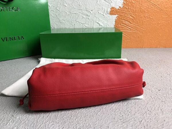 21-22AWボッテガヴェネタ 偽物 ミニ ザポーチ レザー製ミニクラッチバッグ boa09134