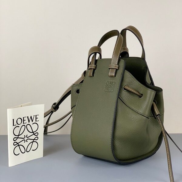 ☆超人気☆ロエベ ハンモック コピー ドローストリング ショルダーバッグ lob92376