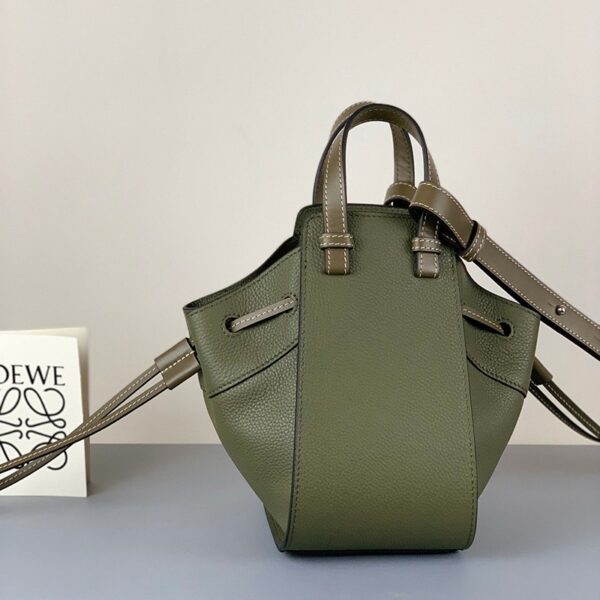 ☆超人気☆ロエベ ハンモック コピー ドローストリング ショルダーバッグ lob92376