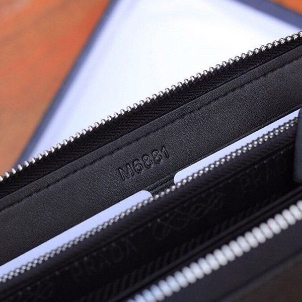 大人気！新色☆希少 プラダ ファスナー付長財布 長財布 コピー pud75443