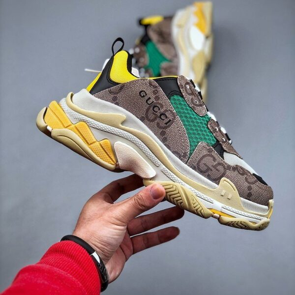 日本未入荷グッチ バレンシアガ 偽物 ザ ハッカー プロジェクト Triple S スニーカー 677193UMO209766