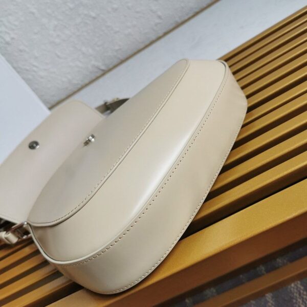 ★日本!!人気！プラダ★フラップ付きクレオショルダーバッグ 偽物 puf06475