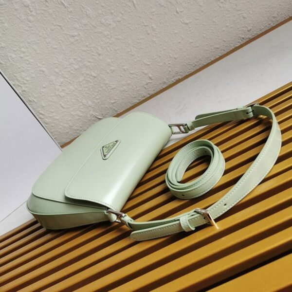 定番 プラダ★フラップ付きクレオショルダーバッグ 偽物 pum34476