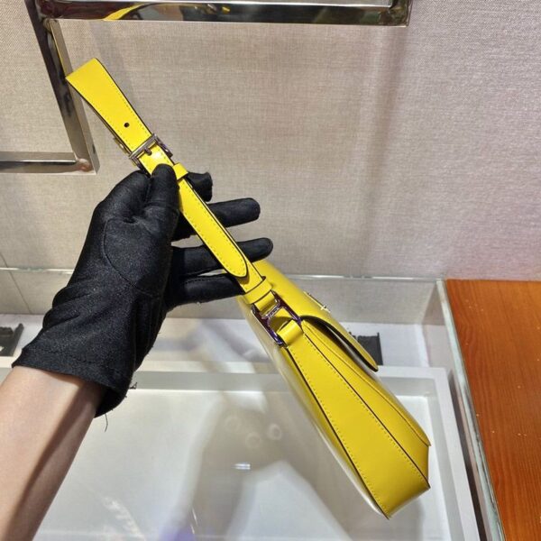 《大人気》プラダ★フラップ付きクレオショルダーバッグ 偽物 puy98195