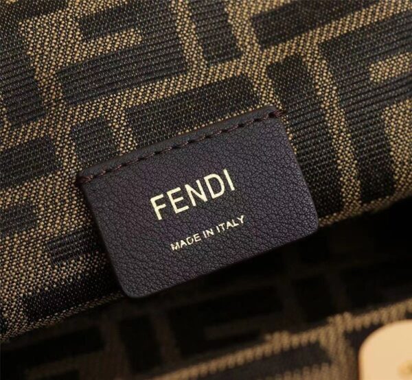 人気急上昇フェンディ ファースト 偽物 スモール シープスキンバッグ fee59070