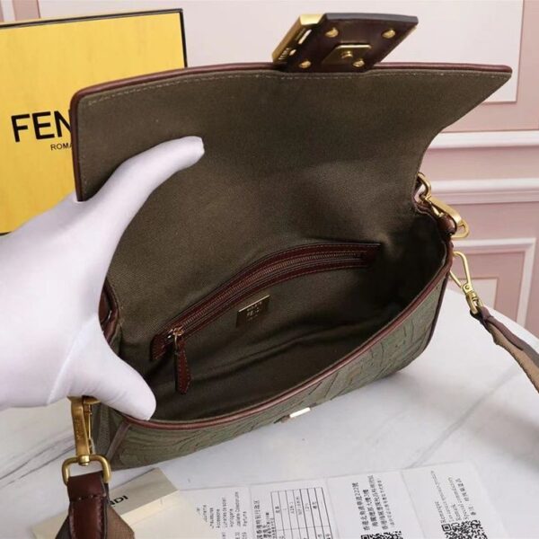 春もの新作フェンディ バゲット コピー フィッシュアイ FFキャンバス バッグ feg17784